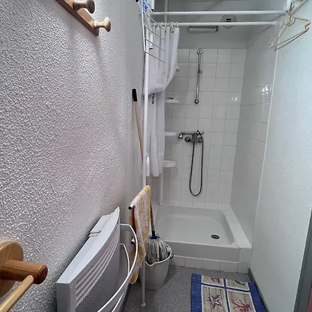 Lumineux Avec Balcon Au Centre De - Fr-1-812-121 Lägenhet *